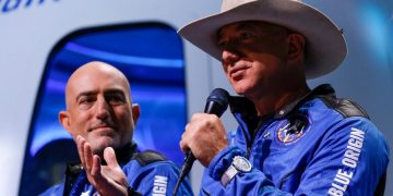 Jeff Bezos Offers NASA $2 billion In The Race To The Moon