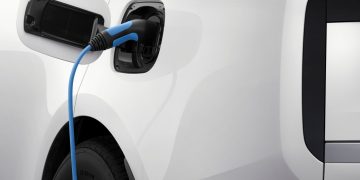 Land Rover To Roll Out An All-Electric Range Rover In 2024