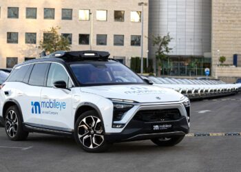 5 Effective Strategies for Staying Ahead of the Tech Curve