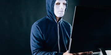 UK Lawmakers Move To Squeeze Freedom Of Reach To Reduce Internet Trolling