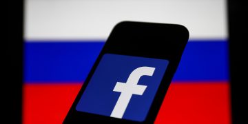Russia Officially Blocks Facebook, Twitter And Passes New Media Law