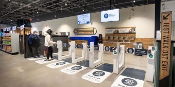 Amazon Opens First Whole Food Store Equipped With Cashier-less Tech