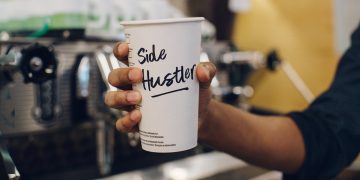 Different Side Hustles You Can Do To Make At Least $1000 a Month