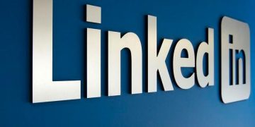 FBI Warns Of ‘Significant Threat’ By Crypto Scammers On LinkedIn