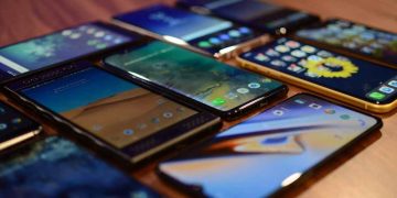 Global Smartphone Shipments Declined 9% In Q2 2022