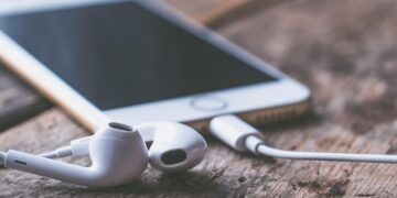 Why Use A YouTube Video Downloader?