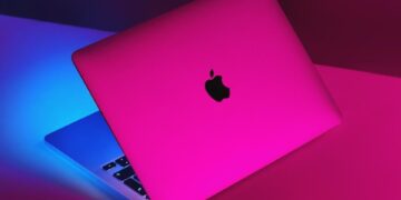 Apple Is Reportedly Working On MacBooks With Touchscreens