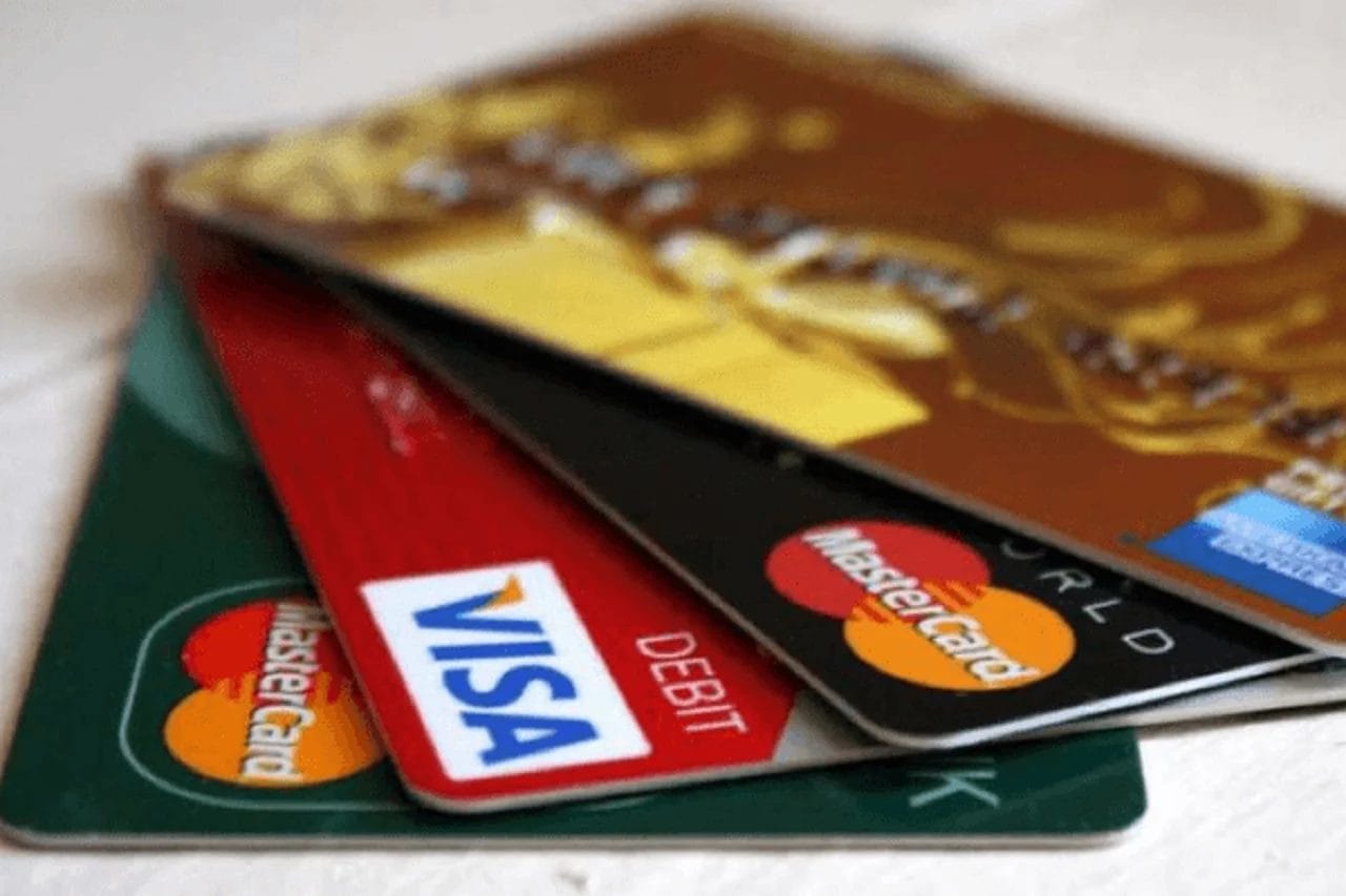 Banks, Fintechs Disagree on Resuming International Naira Card Use