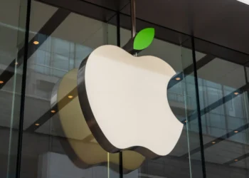 Apple Posts Strong Q3 Results but AI Concerns Remain