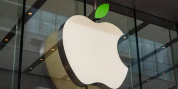 Apple Posts Strong Q3 Results but AI Concerns Remain