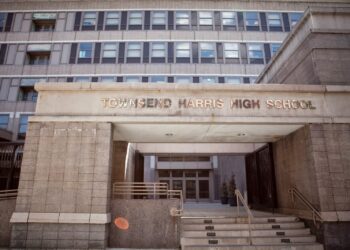 NYC High School Goes Pen-and-Paper to Curb ChatGPT Cheating