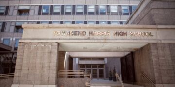 NYC High School Goes Pen-and-Paper to Curb ChatGPT Cheating