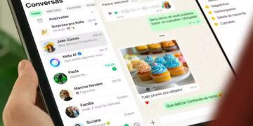WhatsApp Tests Left-Aligned Sidebar for Easier iPad Navigation