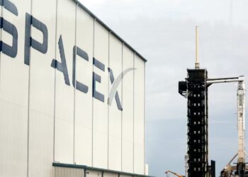SpaceX May Launch Its Big IPO Next Year With a $1tr Valuation