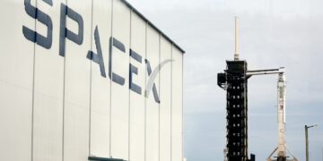 SpaceX May Launch Its Big IPO Next Year With a $1tr Valuation