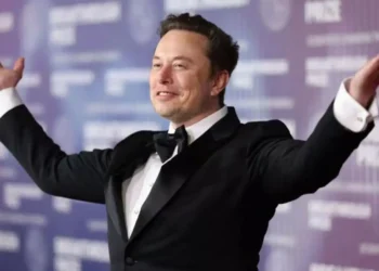 Musk Becomes the First Person Worth $600 Billion