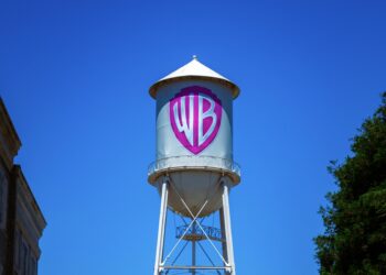 Paramount Legal Fight Paused Amid Warner Merger Talks