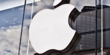 Widespread Apple Outage Hits TV, Maps, & App Store Services