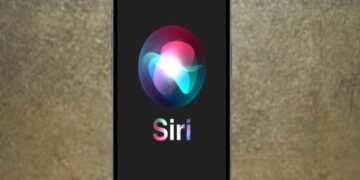 Apple to Overhaul Siri Into Built-In AI Chatbot to Compete With OpenAI and Google