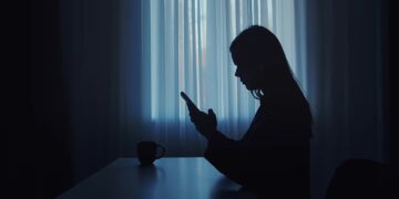 Chatbots Now Emerging in ‘AI Psychosis’ and Mass-Casualty Cases, Lawyer Says