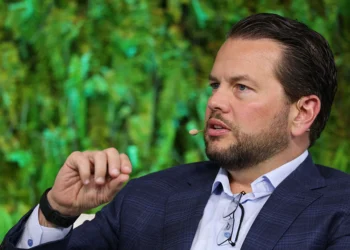 Pinterest CEO Supports Under-16 Ban but Excludes Pinterest