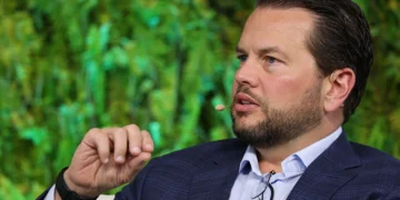 Pinterest CEO Supports Under-16 Ban but Excludes Pinterest