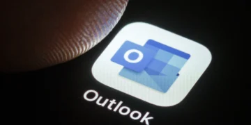 Microsoft to Shut Down Outlook Android App