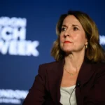 UK Wants Midnight Social Media Curfews For Older Teens As AI Chatbot Rules Loom f0932023-3b11-4ae3-95ac-1402e3c2e2db