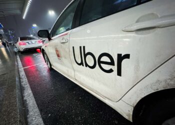 Uber Growth Looks Strong But Robotaxi Pressure Is Louder