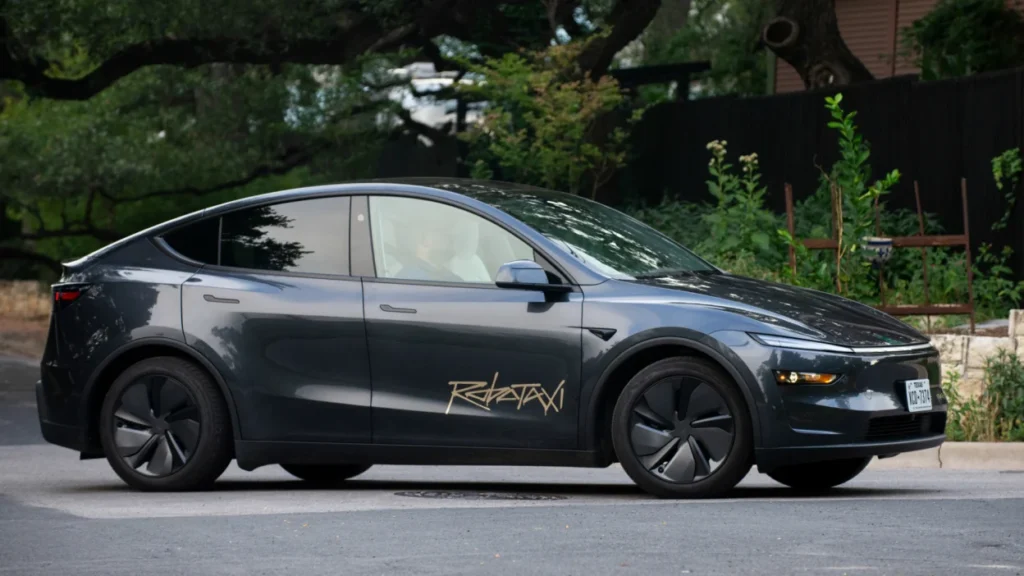 Tesla Robotaxis Appear Fully Driverless In Austin