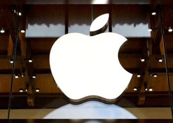 Apple Job Cuts Point To A New Siri And Vision Pro Reset