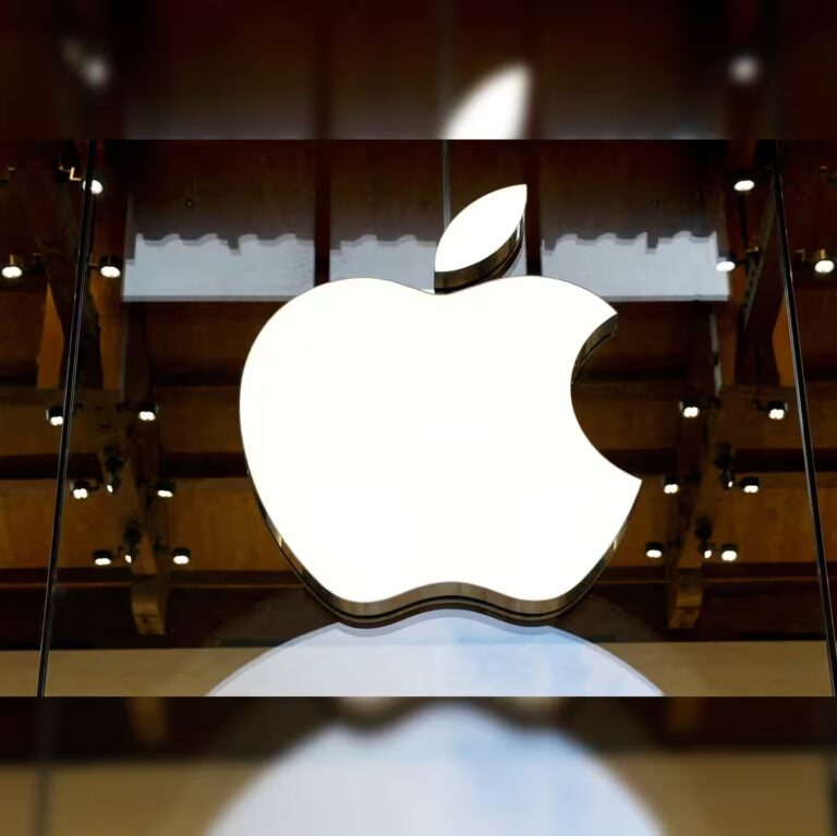 Apple Job Cuts Point To A New Siri And Vision Pro Reset