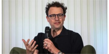Anthropic CEO Says AI Labs Must Slow The Frontier