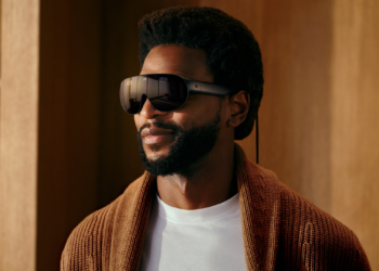 Meta VR Glasses Bring Virtual Reality Down To 100 Grams